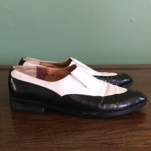 Vintage black and white slip-on flats - Picture 3 of 5